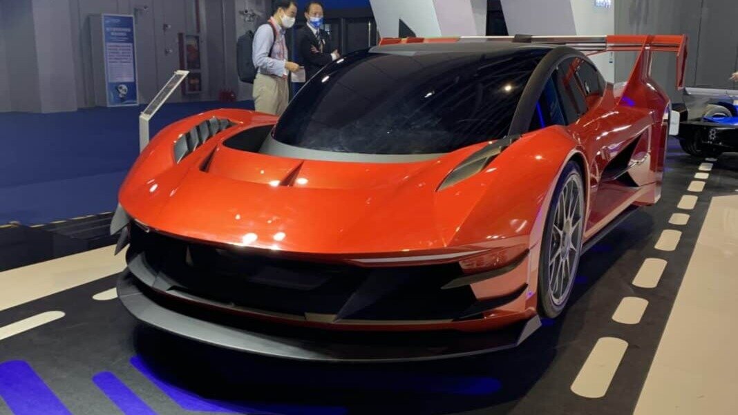 Дизайнер итальянского ателье Bertone нарисовал для китайцев суперкар с гигантским антикрылом