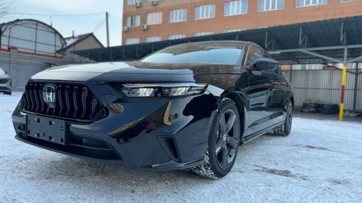 В России появился в продаже новый седан Honda Inspire из Китая