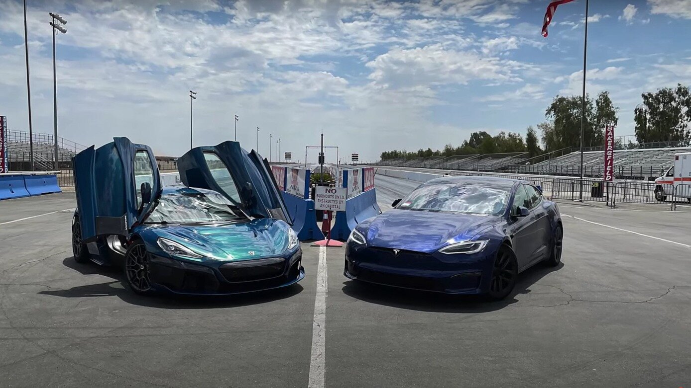 Дрэг на 3000 сил: самую быструю Tesla выставили против главного конкурента