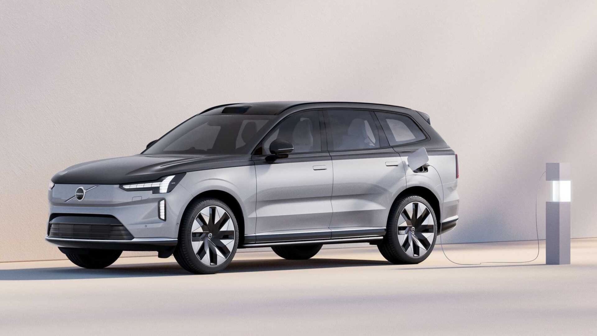 Флагманский электрокроссовер Volvo EX90 опоздает на полгода из-за проблем с софтом