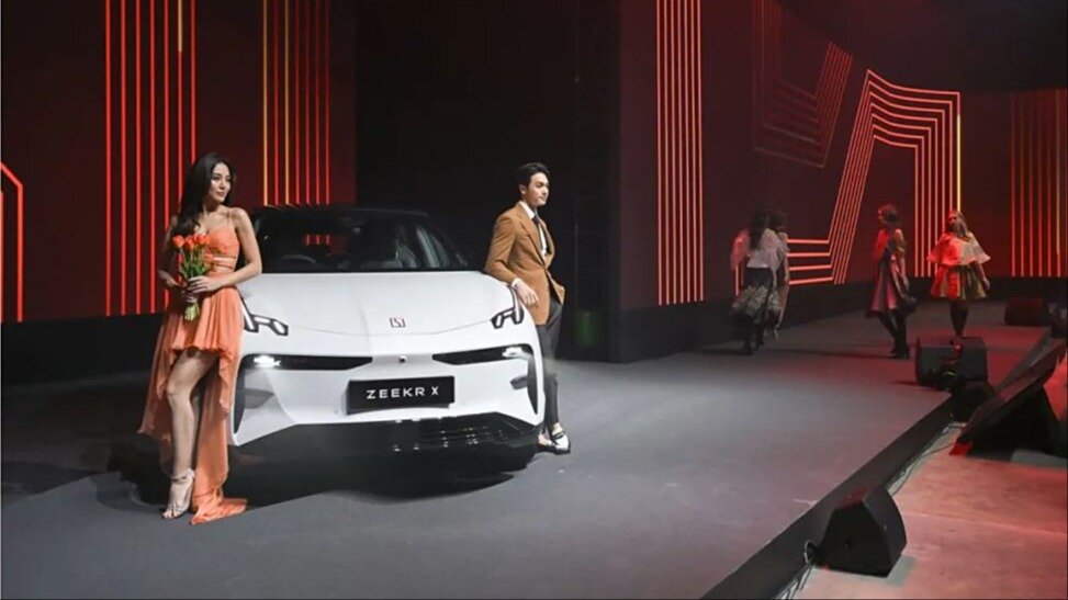 У компактного кроссовера Zeekr X появилась версия с правым рулём