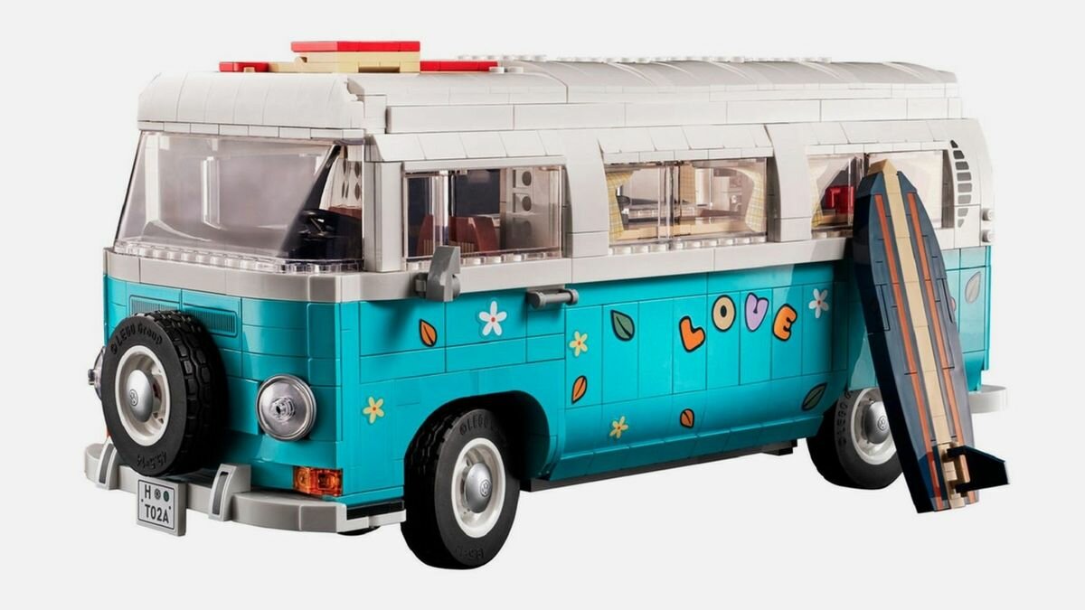 Культовый кемпер Volkswagen T2 превратился в конструктор Lego — у него есть даже выдвижная крыша