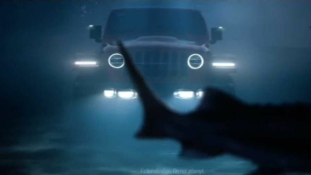 Посмотрите на будущий электрический Jeep Wrangler. Возможно, он умеет ездить под водой 