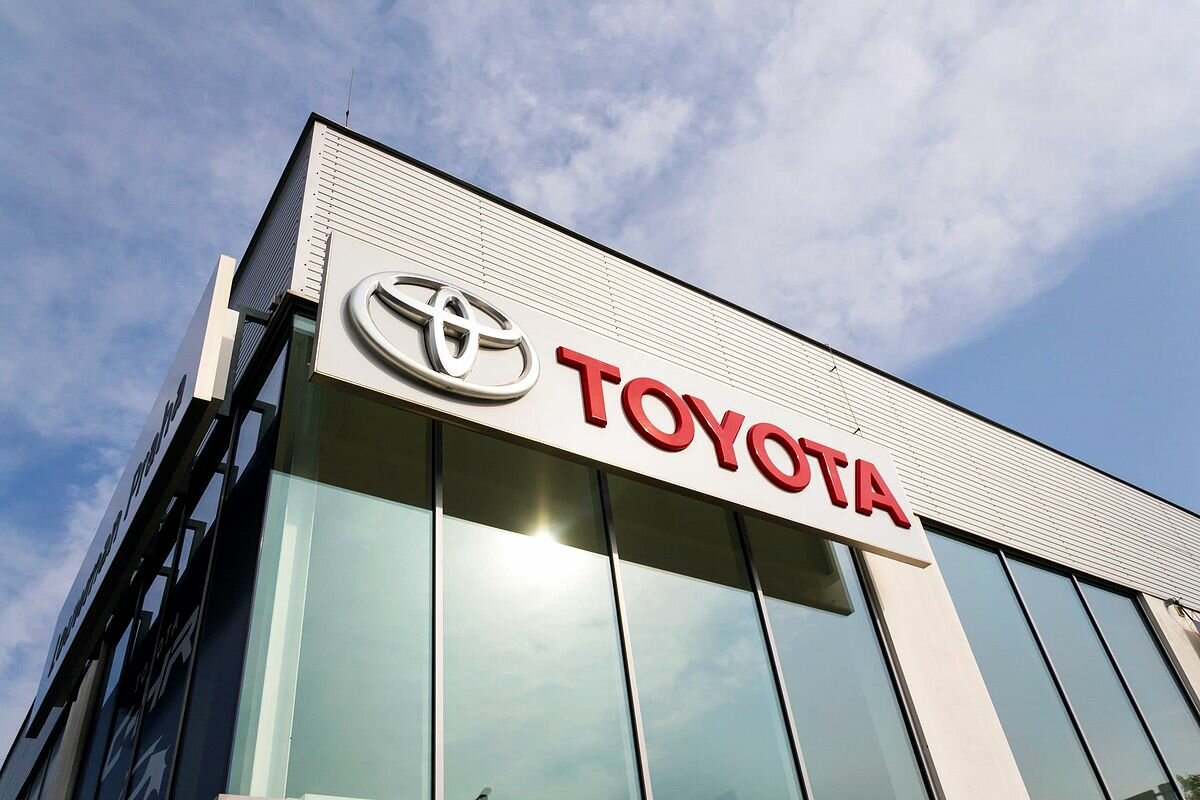 Toyota будет собирать машины из «дефектных» деталей на фоне кризиса