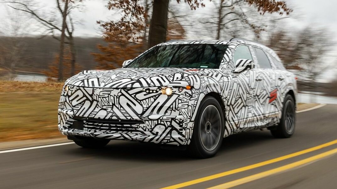 Acura показала первые фото с испытаний электрокроссовера ZDX