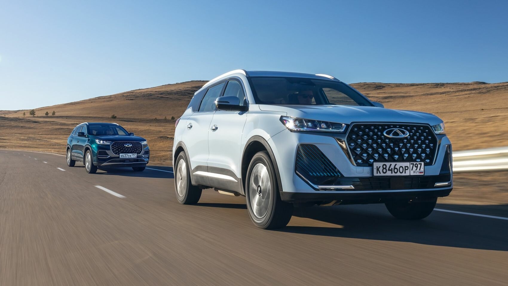 В России стартовали продажи гибридных кроссоверов Chery: известны цены