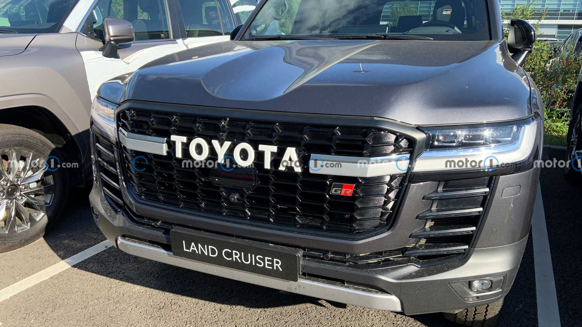 Новый Toyota Land Cruiser в версии GR Sport сфотографировали в России