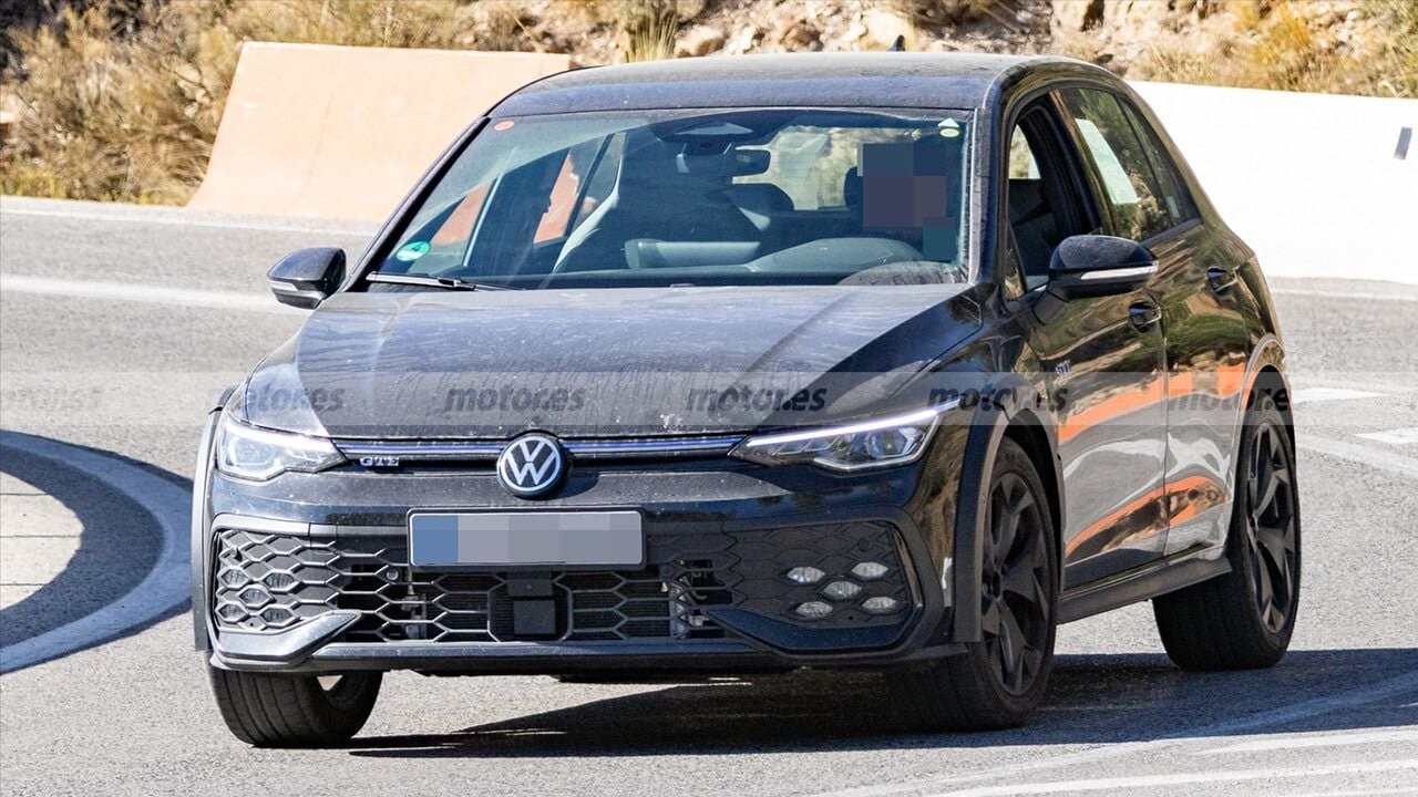 Volkswagen Golf нового поколения вышел на испытания