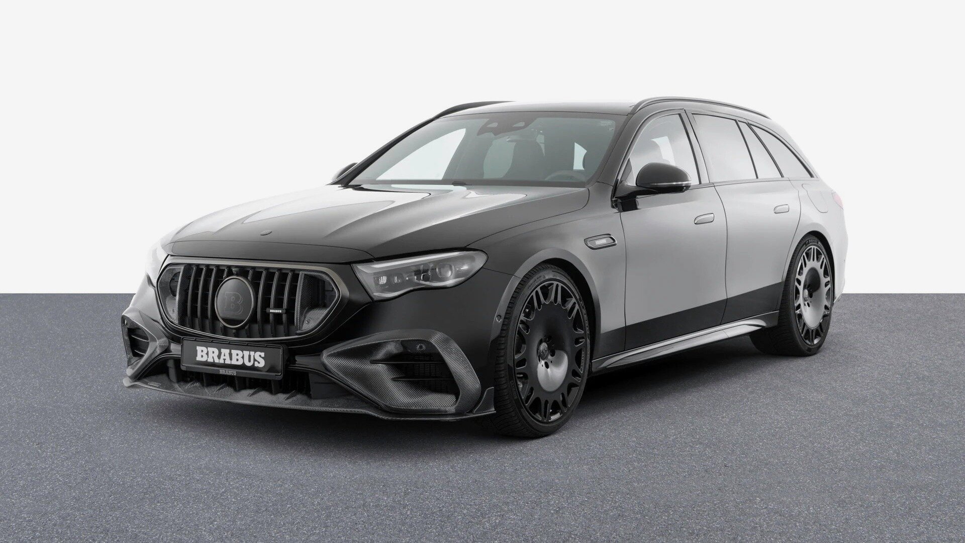 Brabus выставил на продажу 700-сильный универсал Mercedes-Benz E-класса