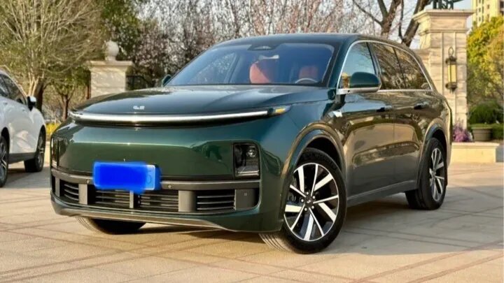 На Авто.ру появился 449-сильный гибрид Li Auto размером с BMW X5