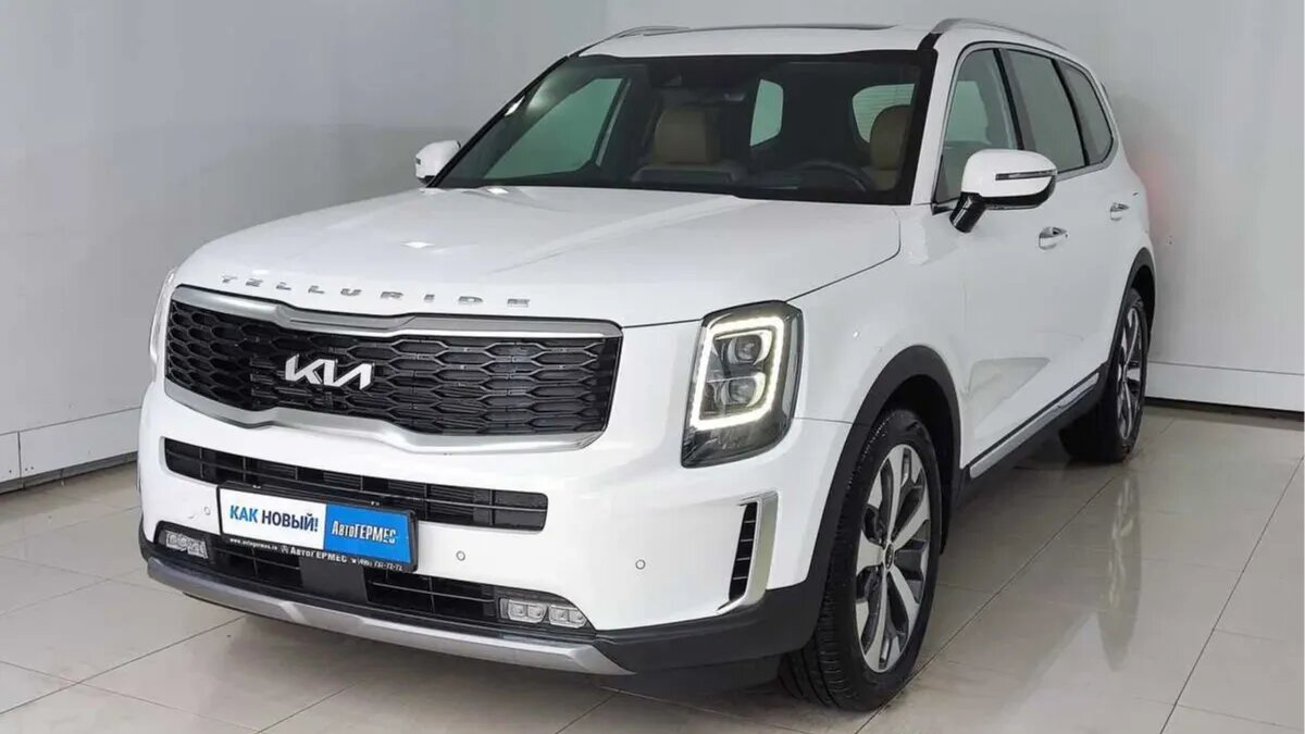 У российских дилеров появились новые кроссоверы Kia Telluride, привезённые по параллельному импорту