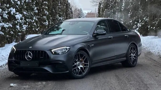 На Авто.ру продают новый коллекционный Mercedes-AMG E 63 — один из последних с V8