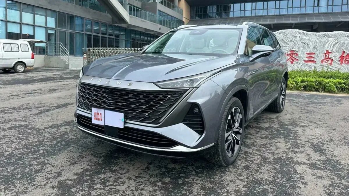 Названа российская цена на альтернативу Toyota Highlander из Китая