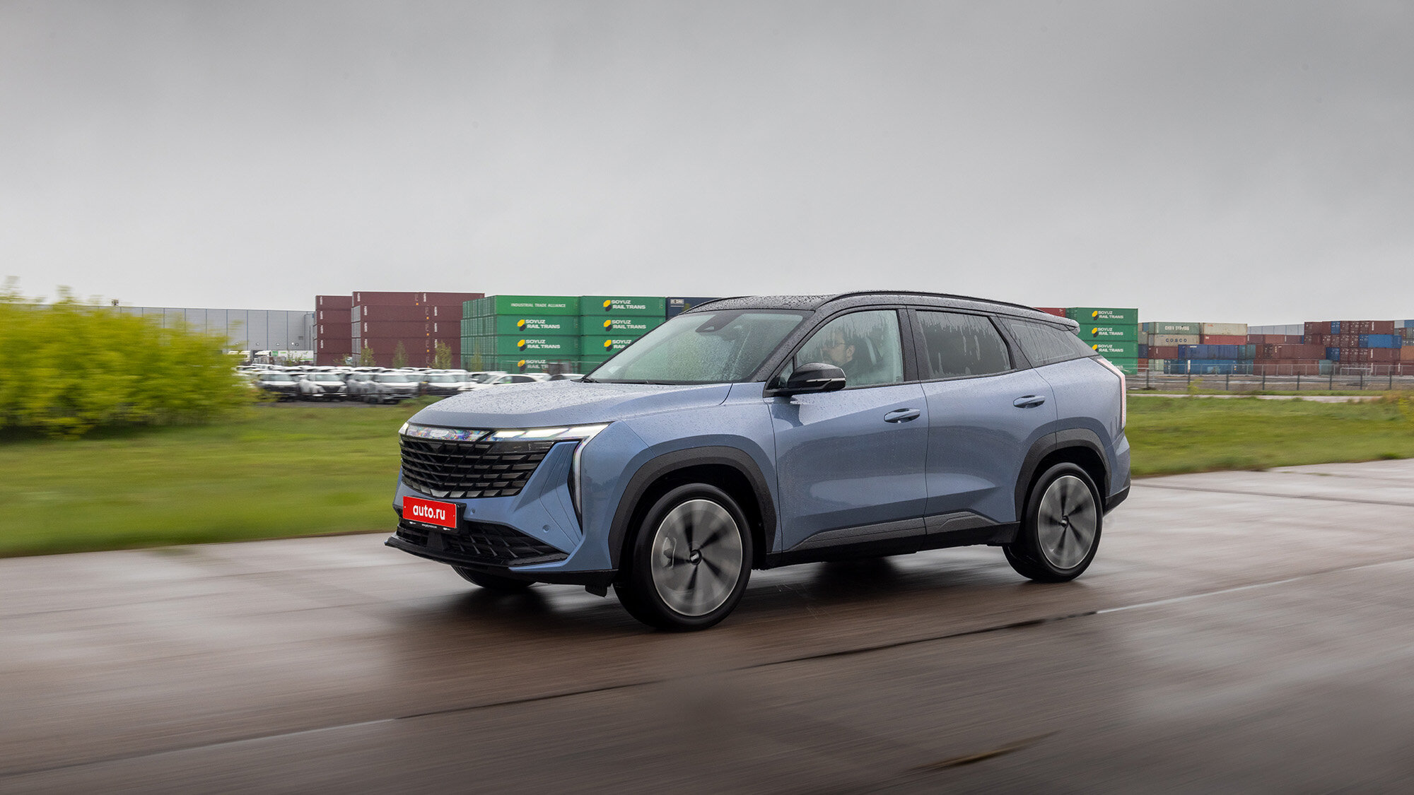 Подробный тест и обзор Geely Atlas: все плюсы и минусы кроссовера с «биполяркой»