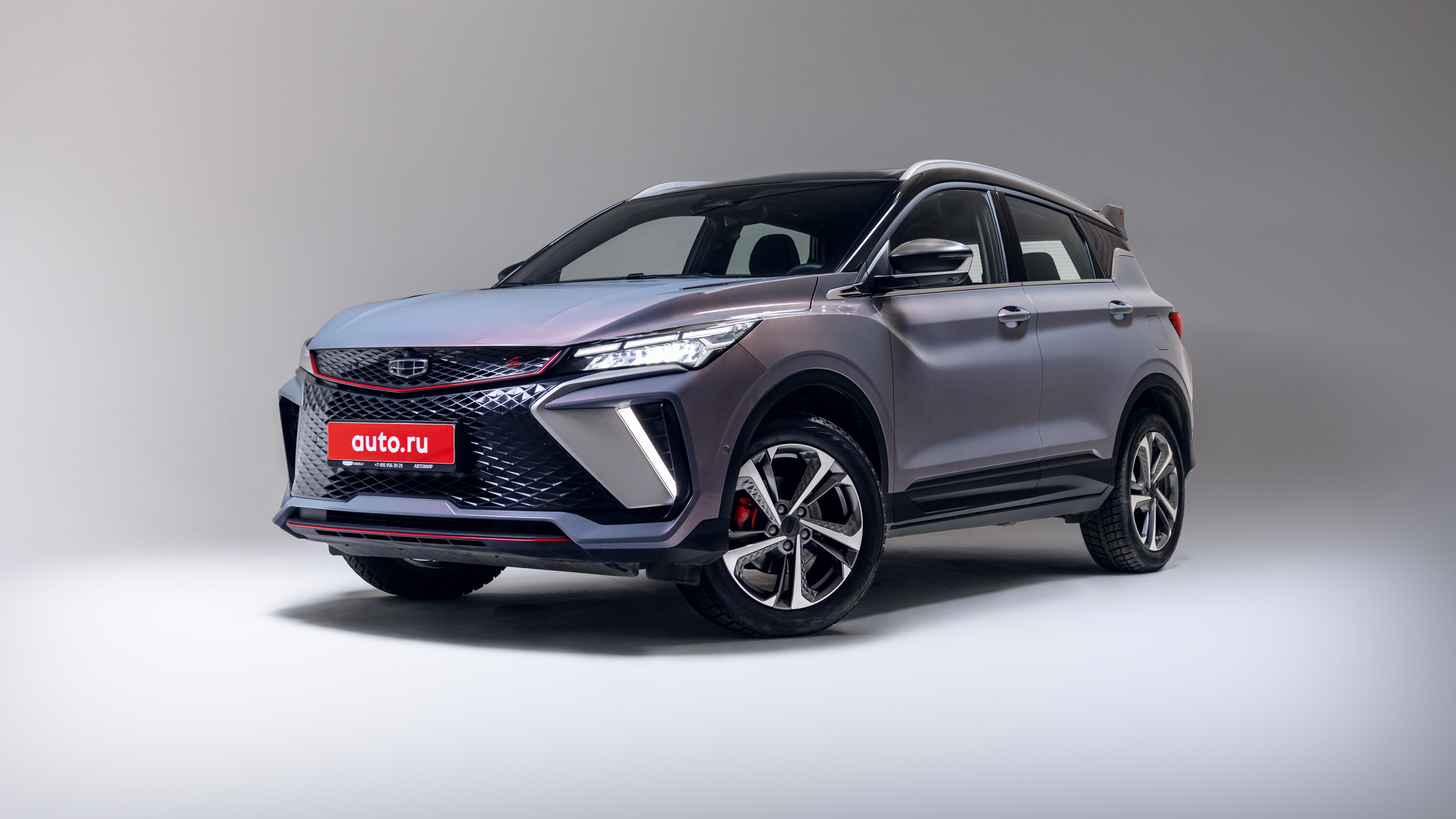 Geely Coolray: пять мнений о заводном компакте, который теперь существует в двух ипостасях