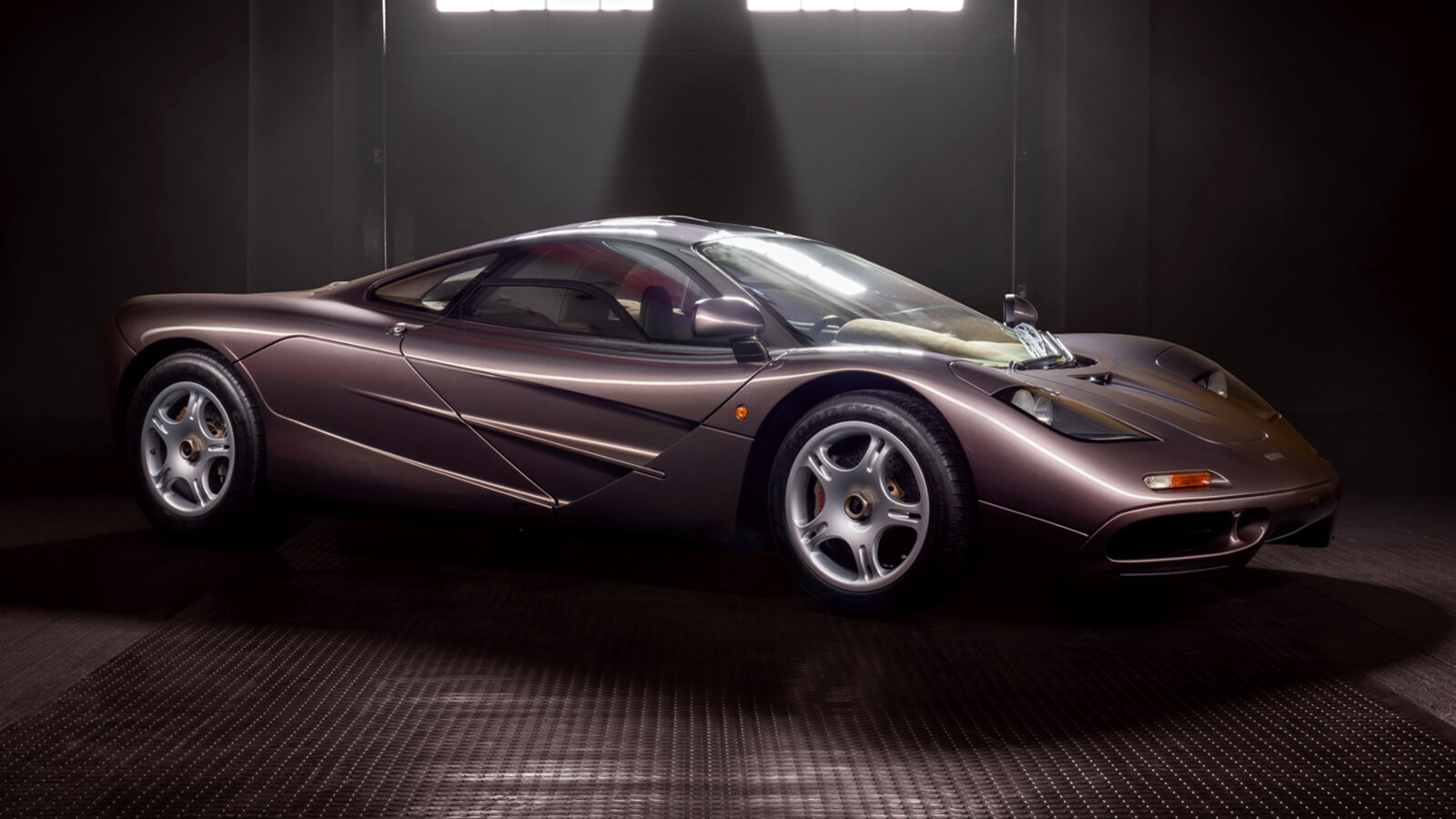 Суперкар McLaren F1 с мизерным пробегом ушёл с молотка за рекордные 20,5 миллиона долларов