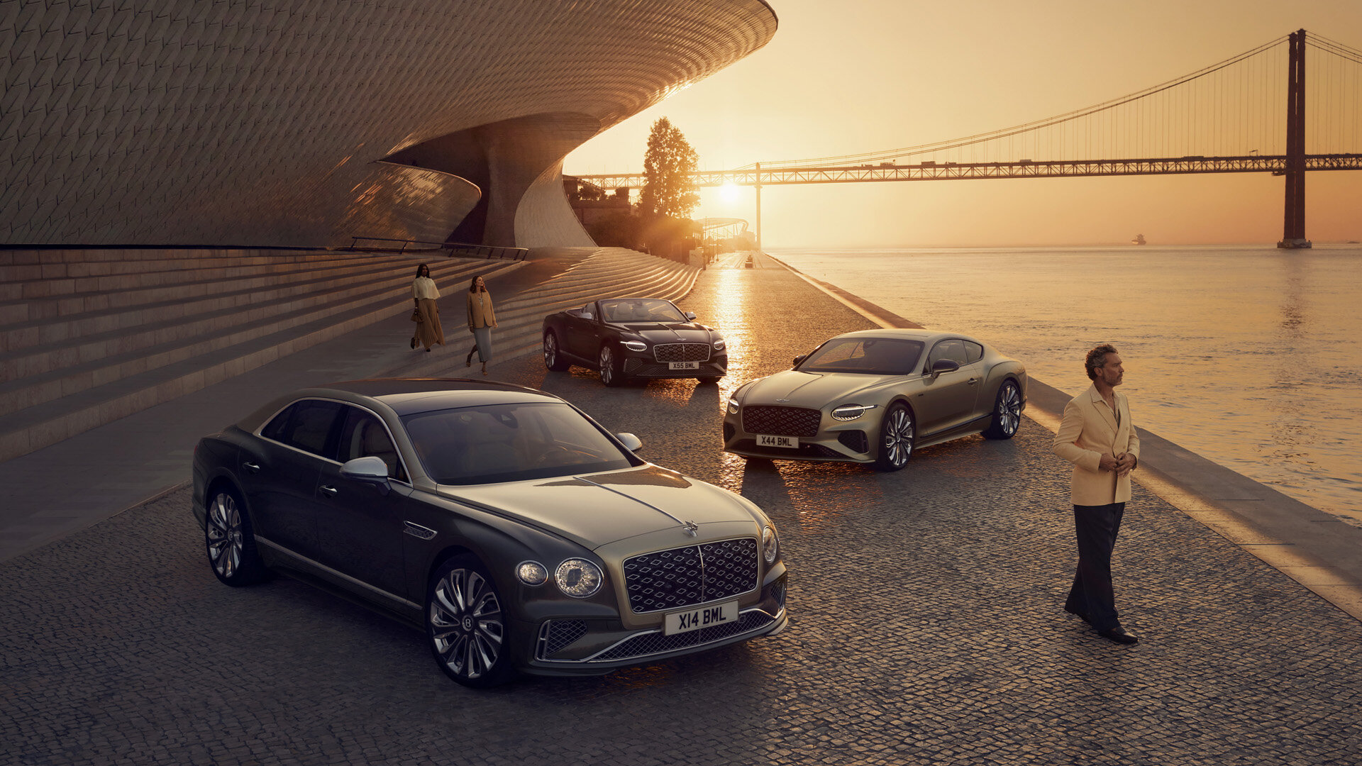 Новые гибридные Bentley получили особо роскошные варианты от Mulliner