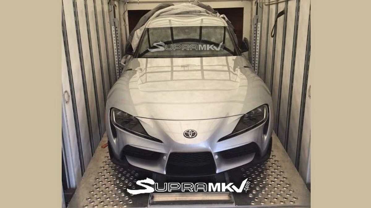 Новую Toyota Supra рассекретили до премьеры. Но только спереди