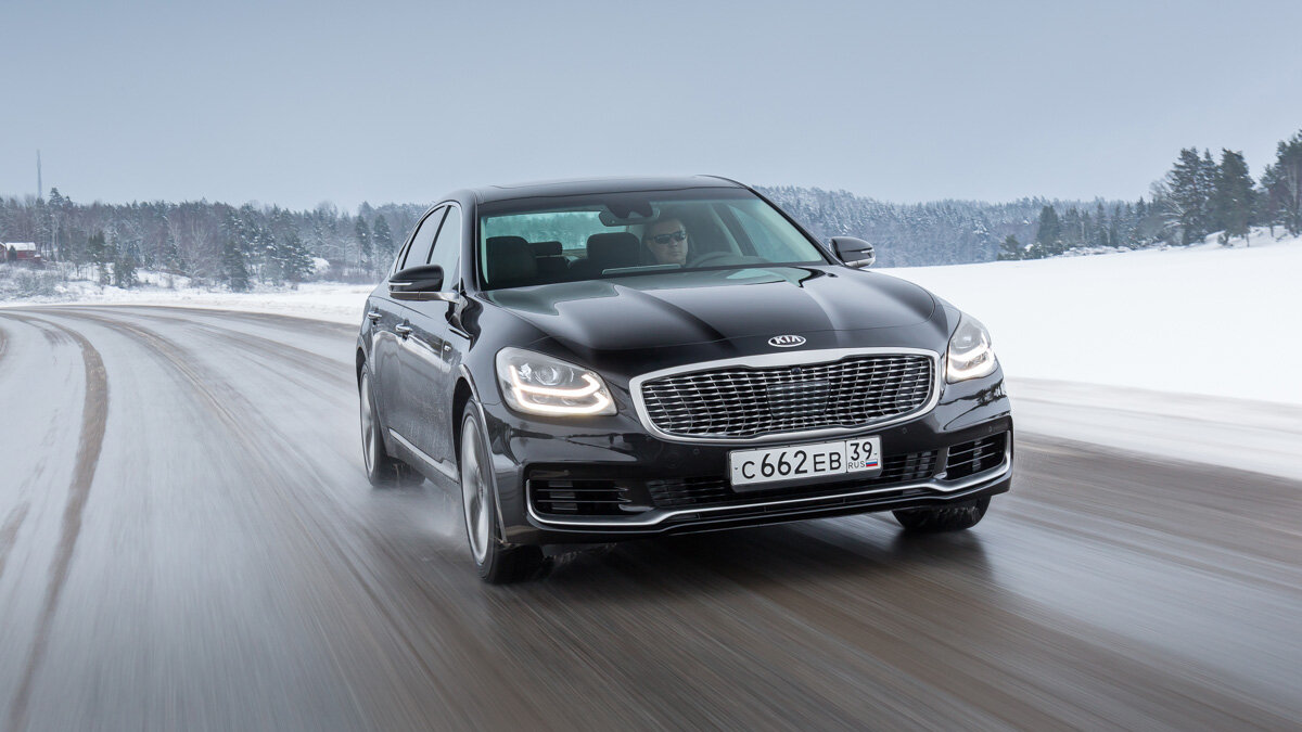 Научный подход: тест-драйв роскошного Kia K900, который больше не метит в премиум