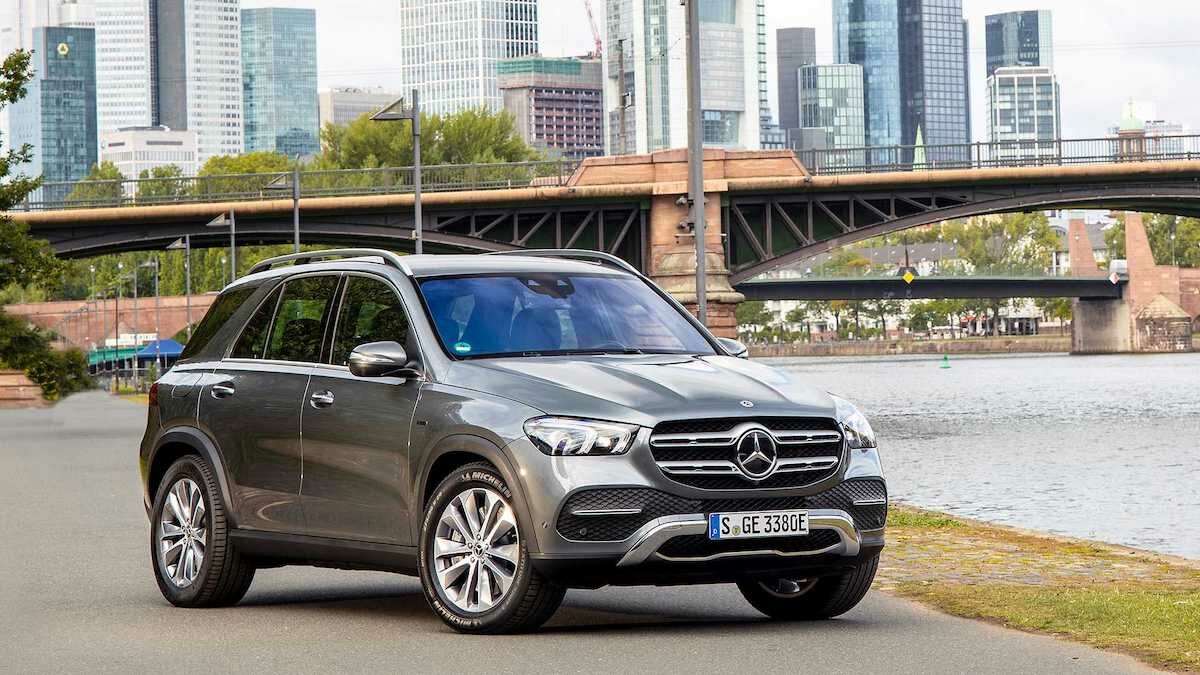 Mercedes-Benz GLE совместил дизель и электричество