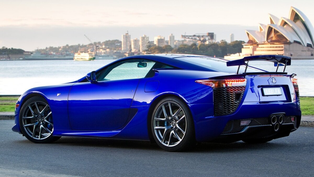 В 2019 году Lexus продал три новых LFA, а Dodge — пять Viper. Но обе модели давно не производят
