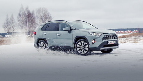 Масс-реванш: подробный тест кроссовера Toyota RAV4
