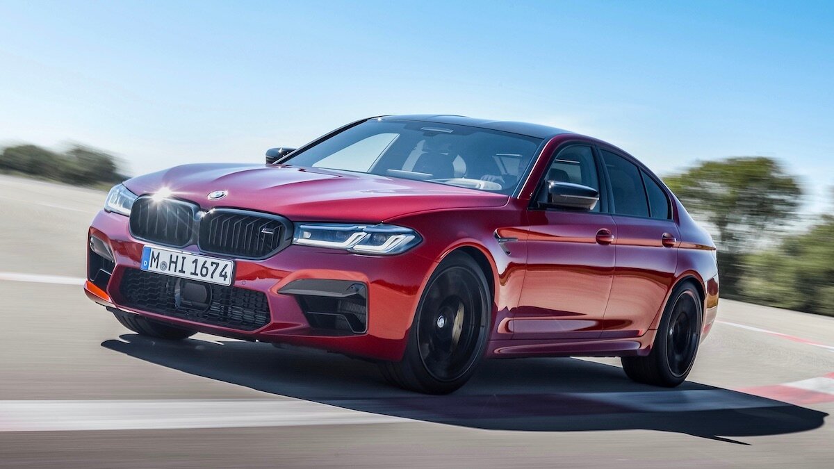 BMW M5 после обновления стал комфортнее и дороже