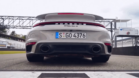 Названы гиперкары, которые оказались медленнее нового Porsche 911 Turbo S