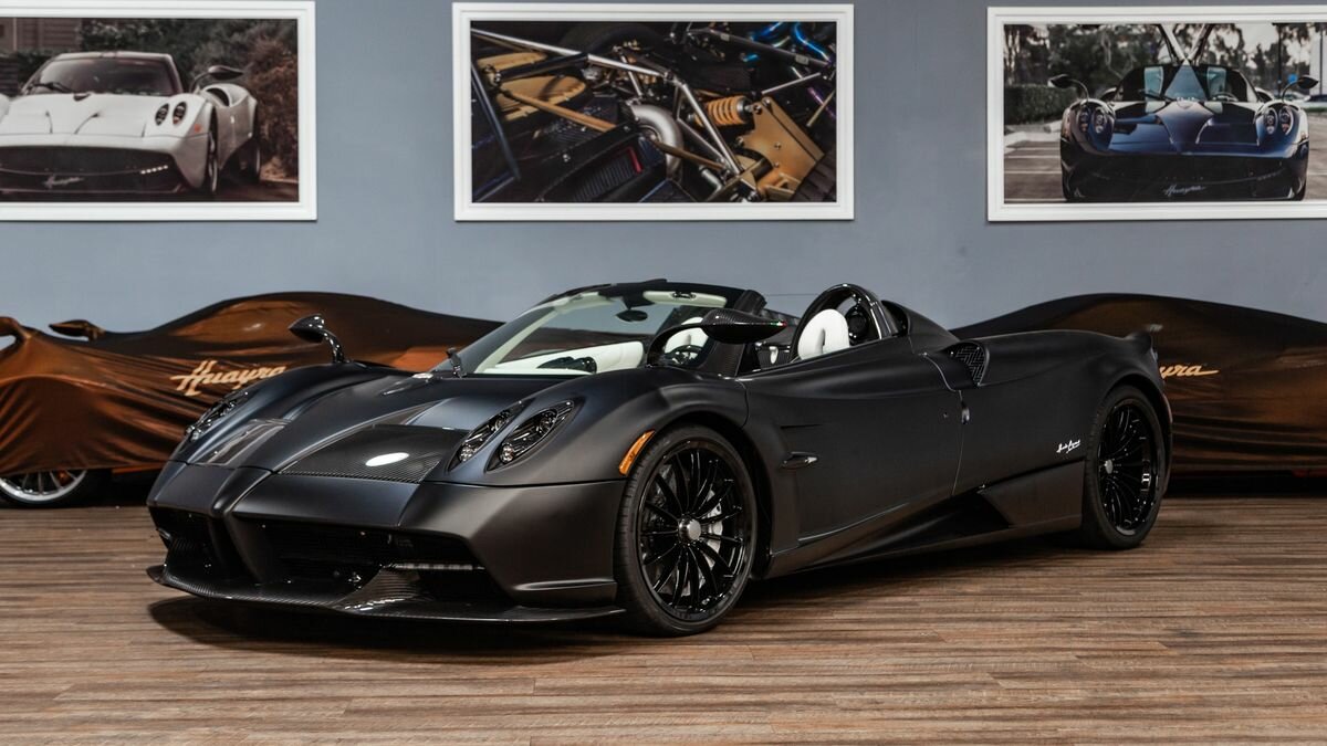 Продаётся очень редкий гиперкар Pagani Huayra Roadster BC. Очень дорого!