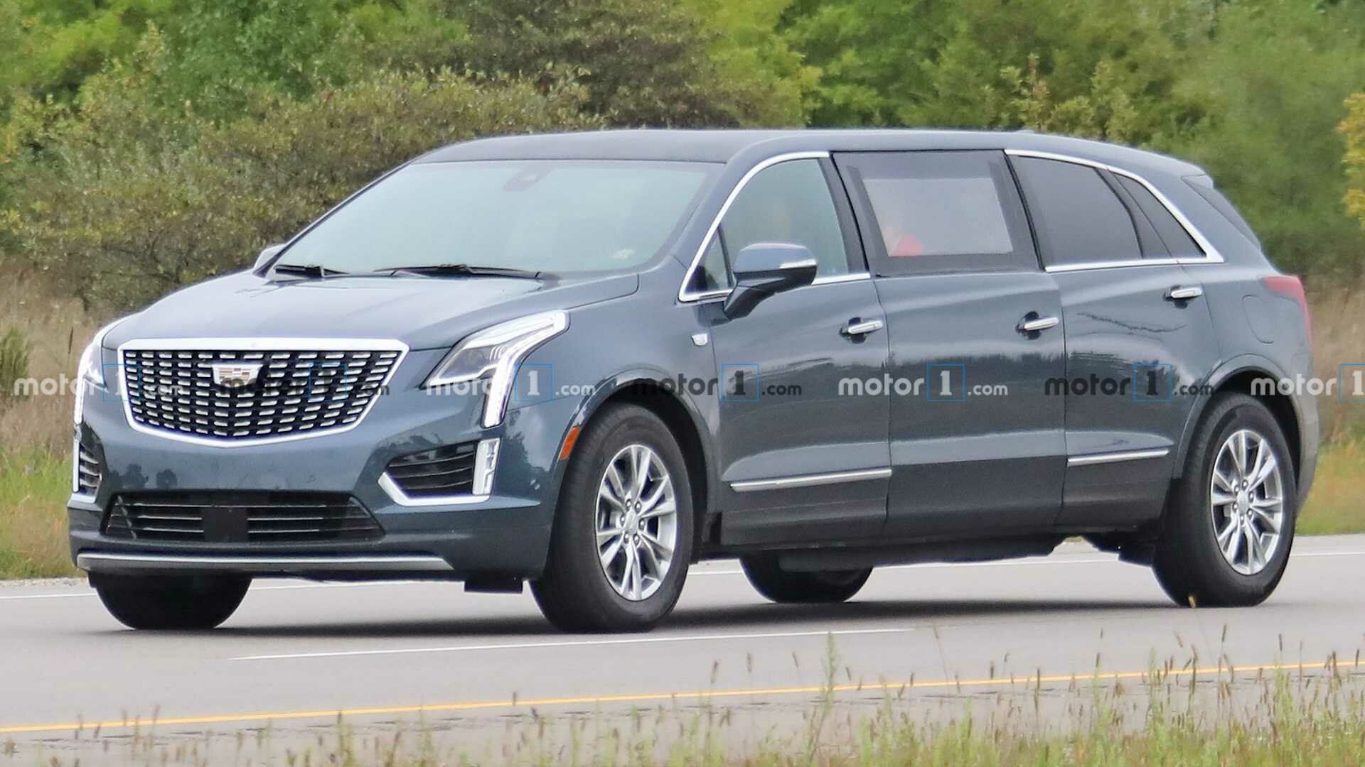 Компания Cadillac вывела на тесты таинственный кросс-лимузин