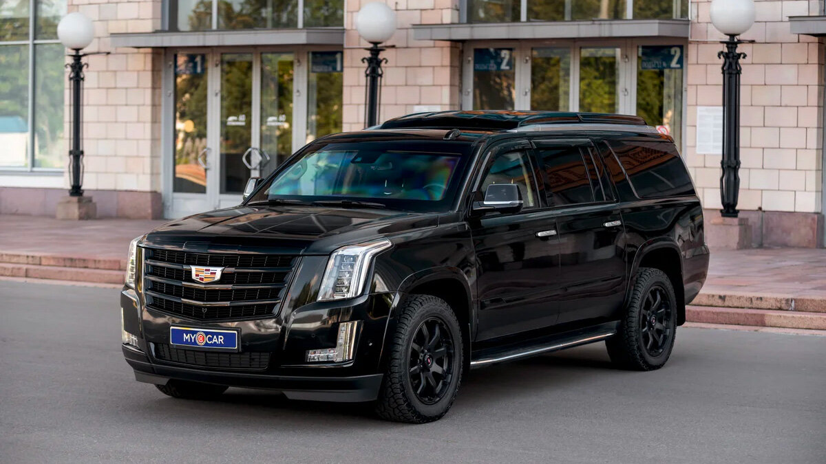 Бронированный Cadillac Escalade вдвое дешевле, чем у Сталлоне, продают на Авто.ру  