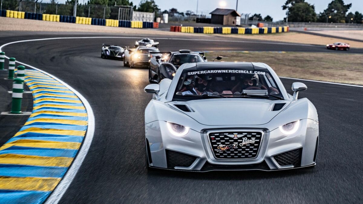 Посмотрите, как гиперкар Hispano Suiza Carmen проехал в кортеже за $10 миллионов по треку