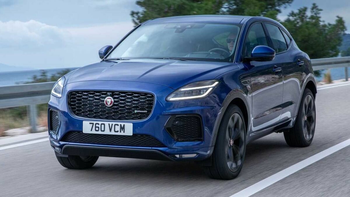 Jaguar основательно обновил младший кроссовер E-Pace