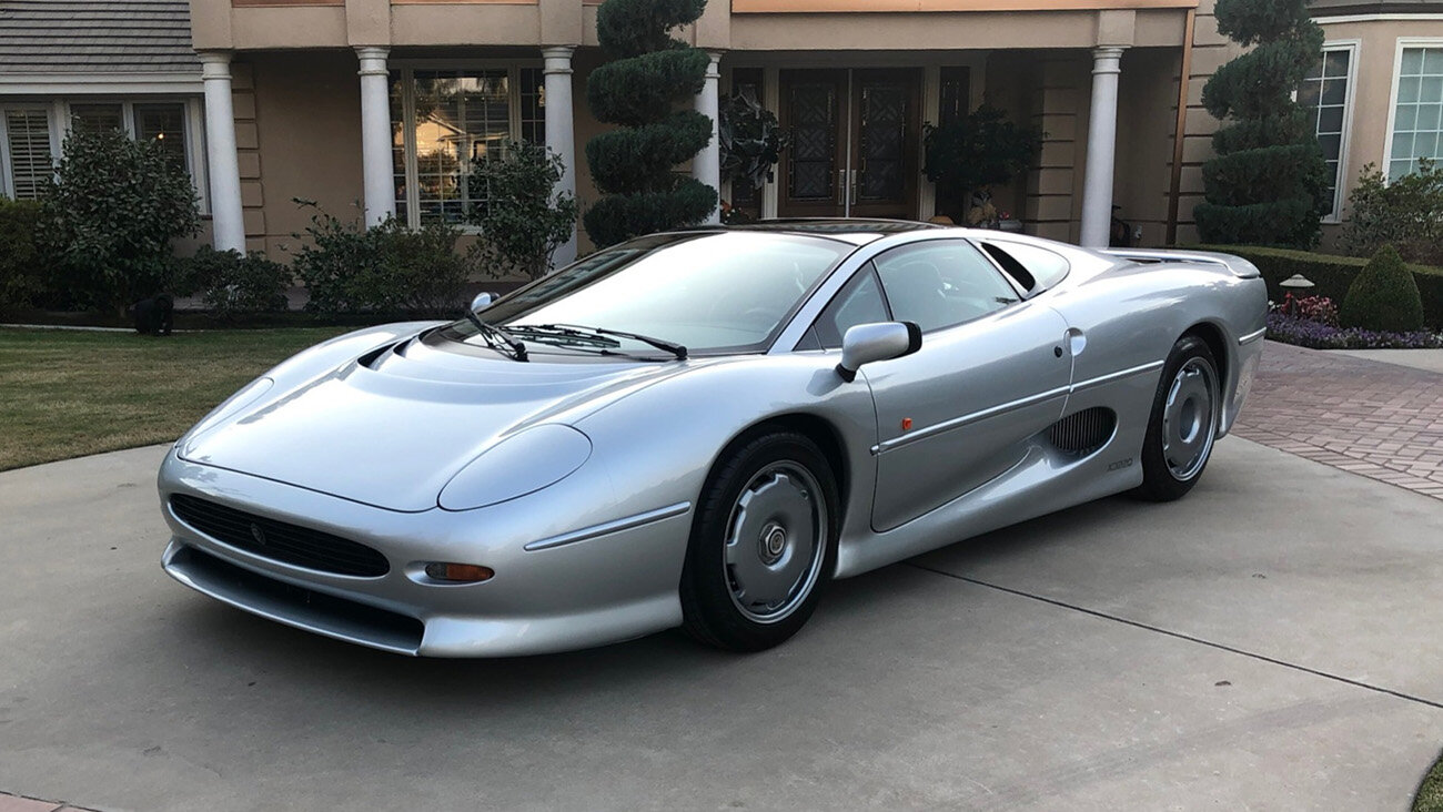 На продажу выставлен очень редкий Jaguar 1994 года почти без пробега