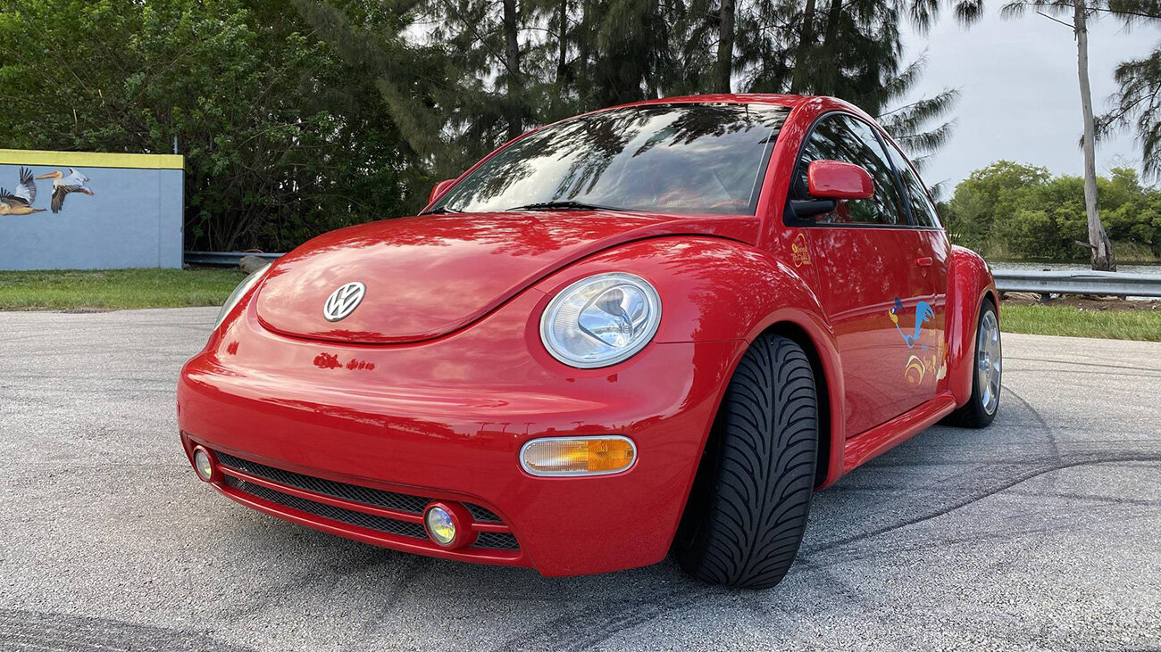 На продажу выставлен необычный VW Beetle с турбиной и игровой приставкой