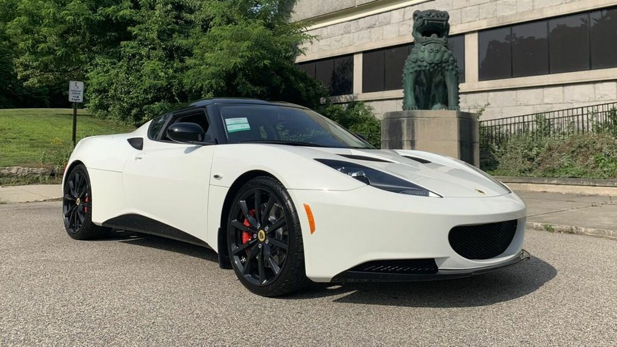 Самый старый новый автомобиль продали в США — на это потребовалось семь лет