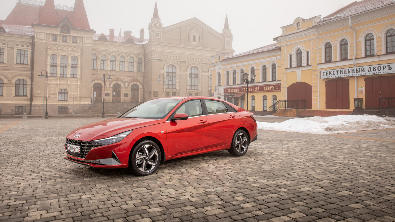 Во-первых, это эффектно. Первый тест Hyundai Elantra седьмого поколения