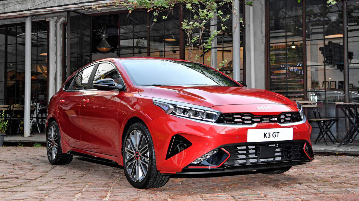 Kia представила обновлённые седан Cerato и хот-хэтч K3 GT