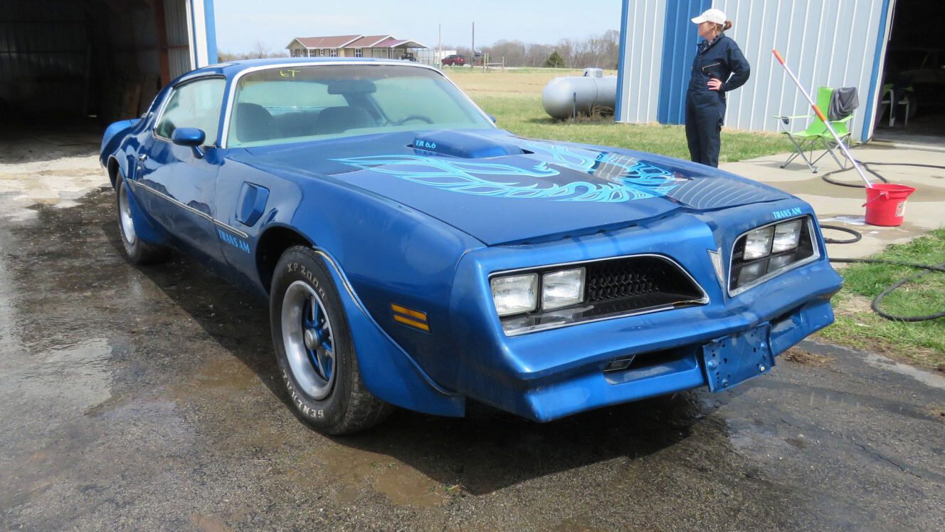 Коллекцию раритетных масл-каров Pontiac распродадут с аукциона