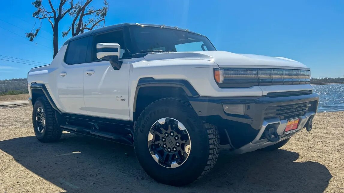 Новый электро-Hummer стали перепродавать вдвое дороже