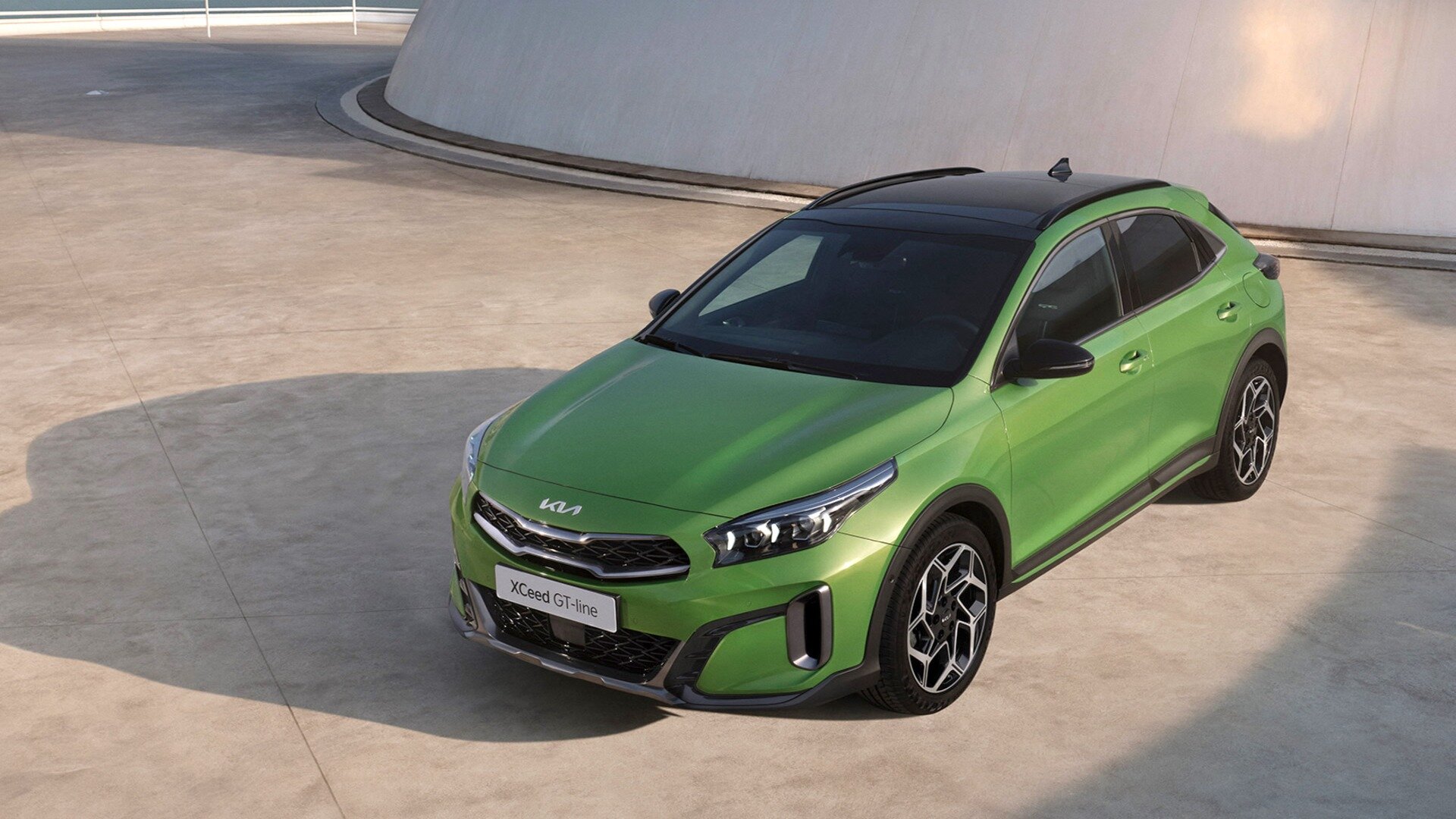 Рассекречен рестайлинговый кросс-хэтч Kia XCeed: подогретая версия и гибрид