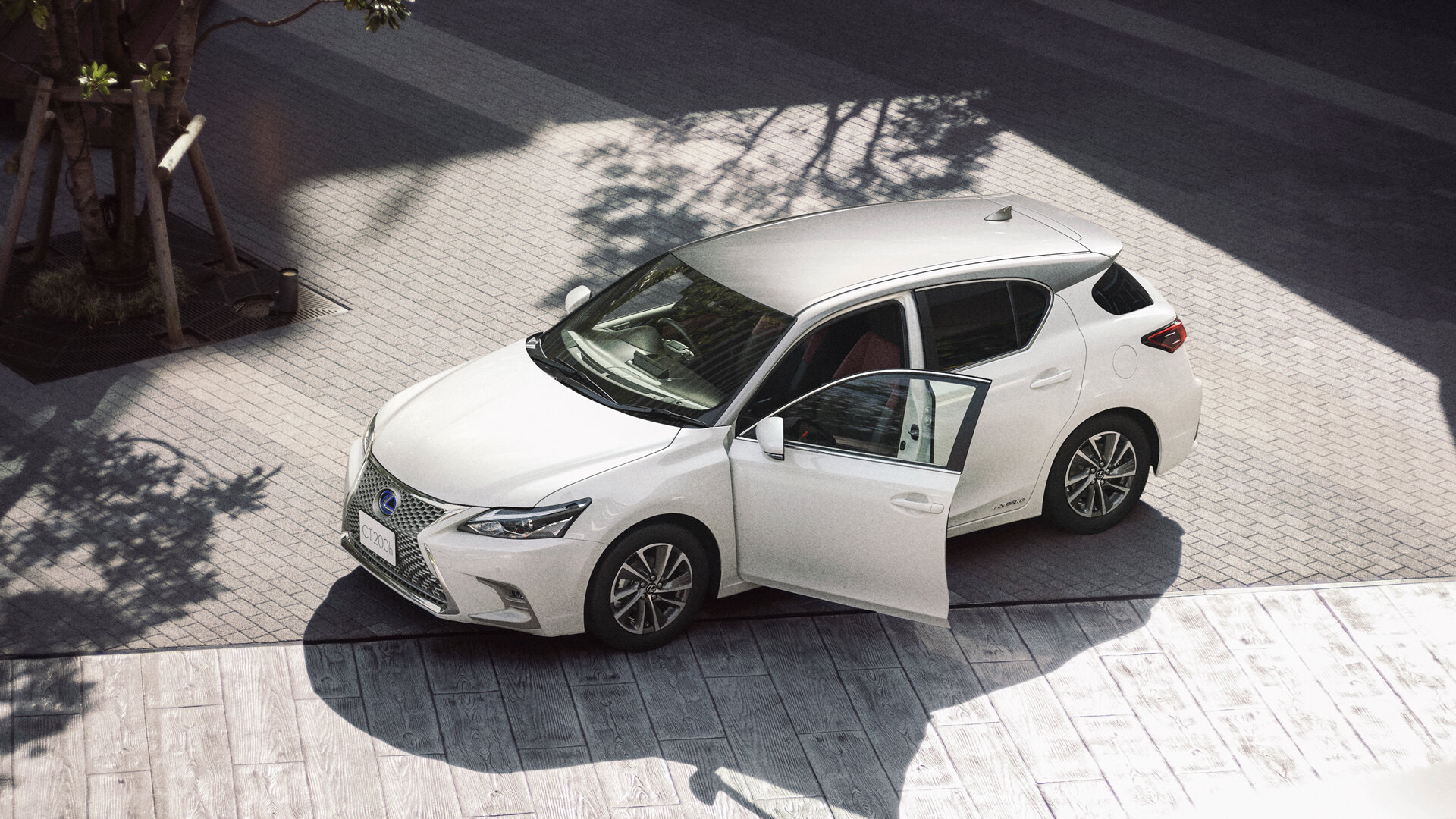 Lexus снимет с производства свою самую компактную модель