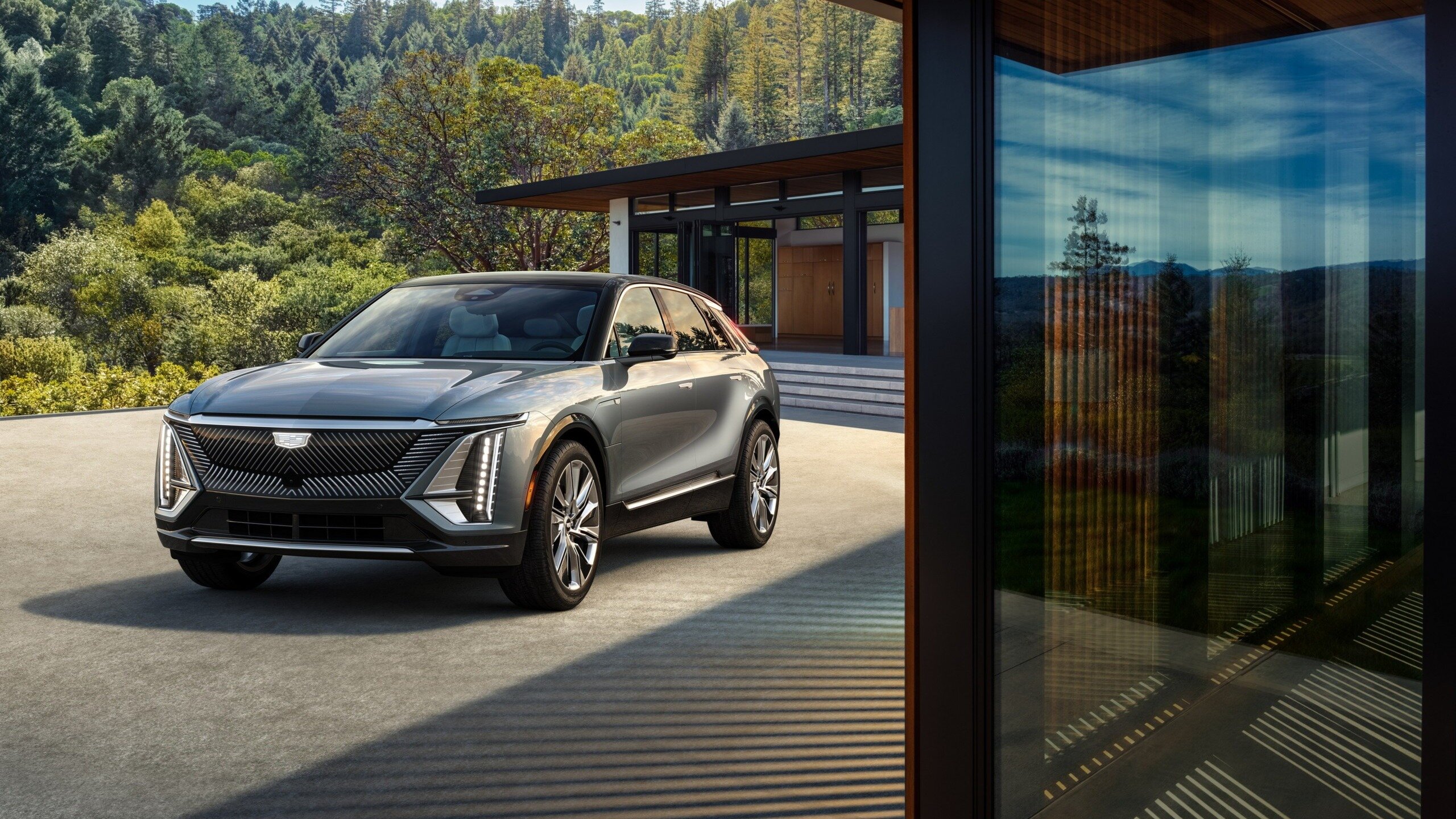 Первую партию электрокроссоверов Cadillac Lyriq разобрали меньше чем за 20 минут