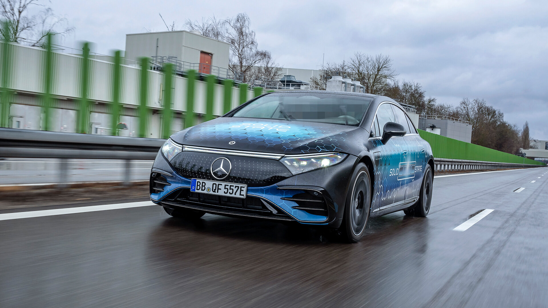 Электрокар Mercedes-Benz с твердотельными батареями вышел на тесты
