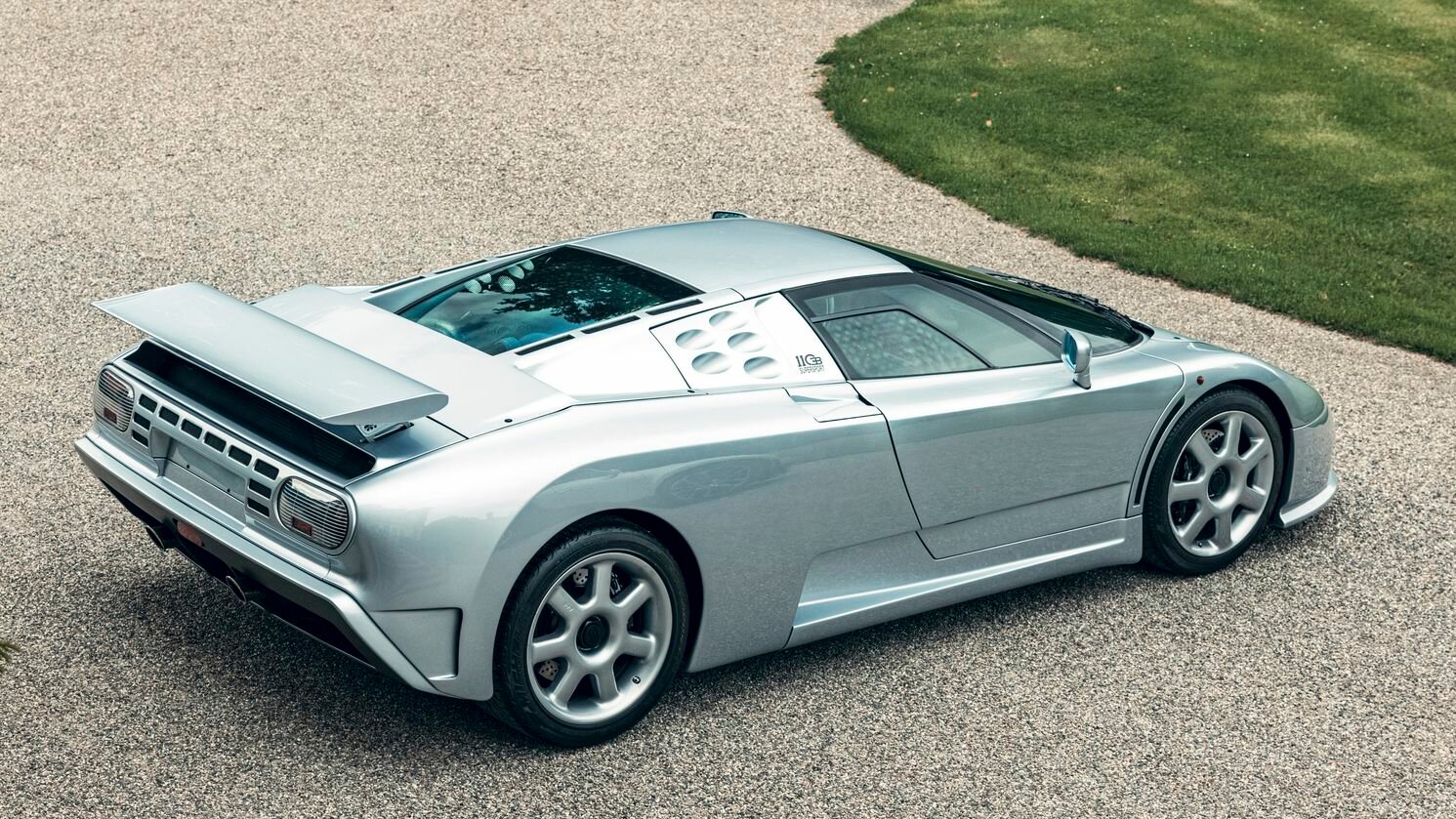 Когда-то принадлежавший Шумахеру Bugatti утонул в Германии