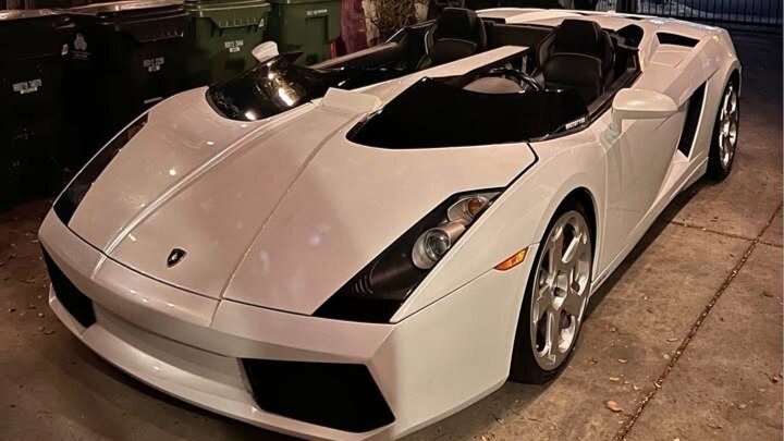 Реплику уникального спидстера Lamborghini Concept S 2005 года хотят продать за 150 тысяч долларов