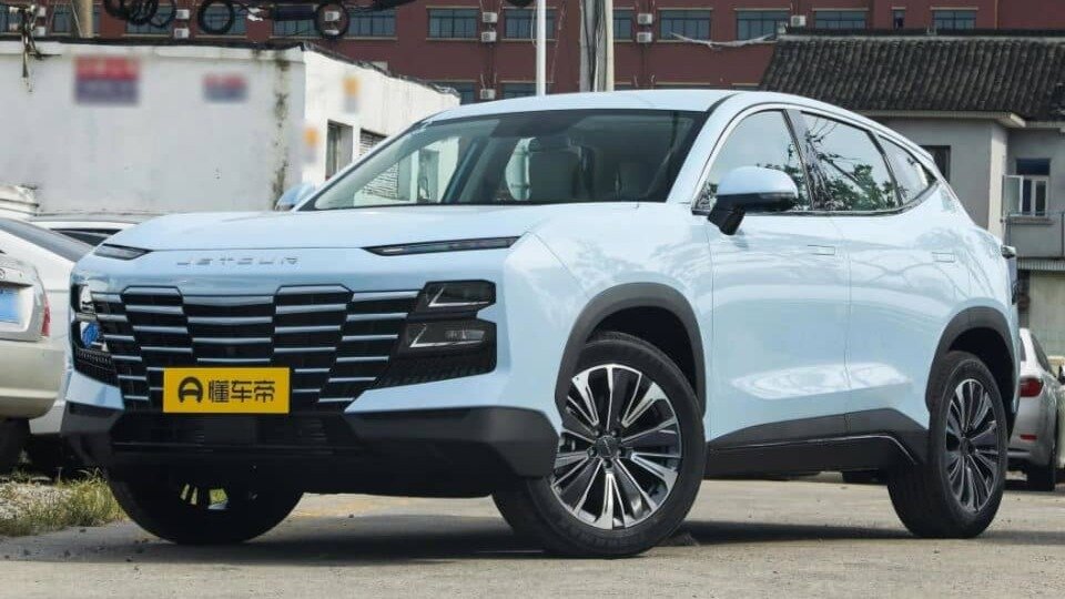 Jetour Dashing размерами с Hyundai Tucson стартовал в Китае с 870 тысяч рублей