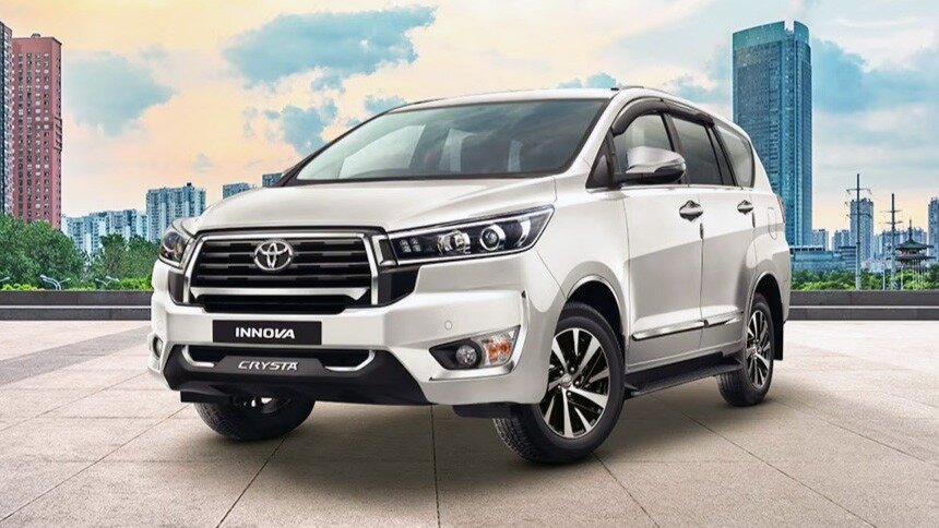 Toyota обновила рамный дизельный минивэн Innova Crysta