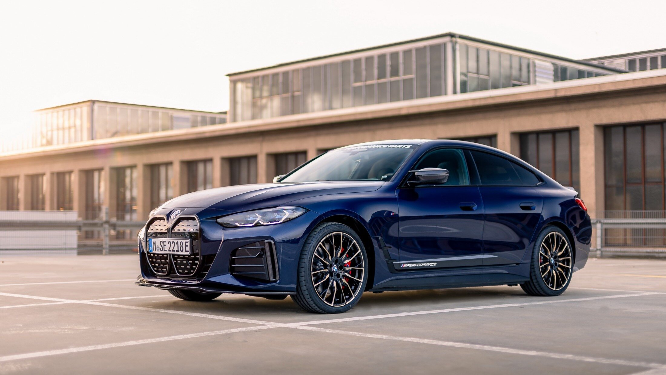 Батареи электрокаров BMW станут на 30 процентов дальнобойнее и на 50 процентов дешевле