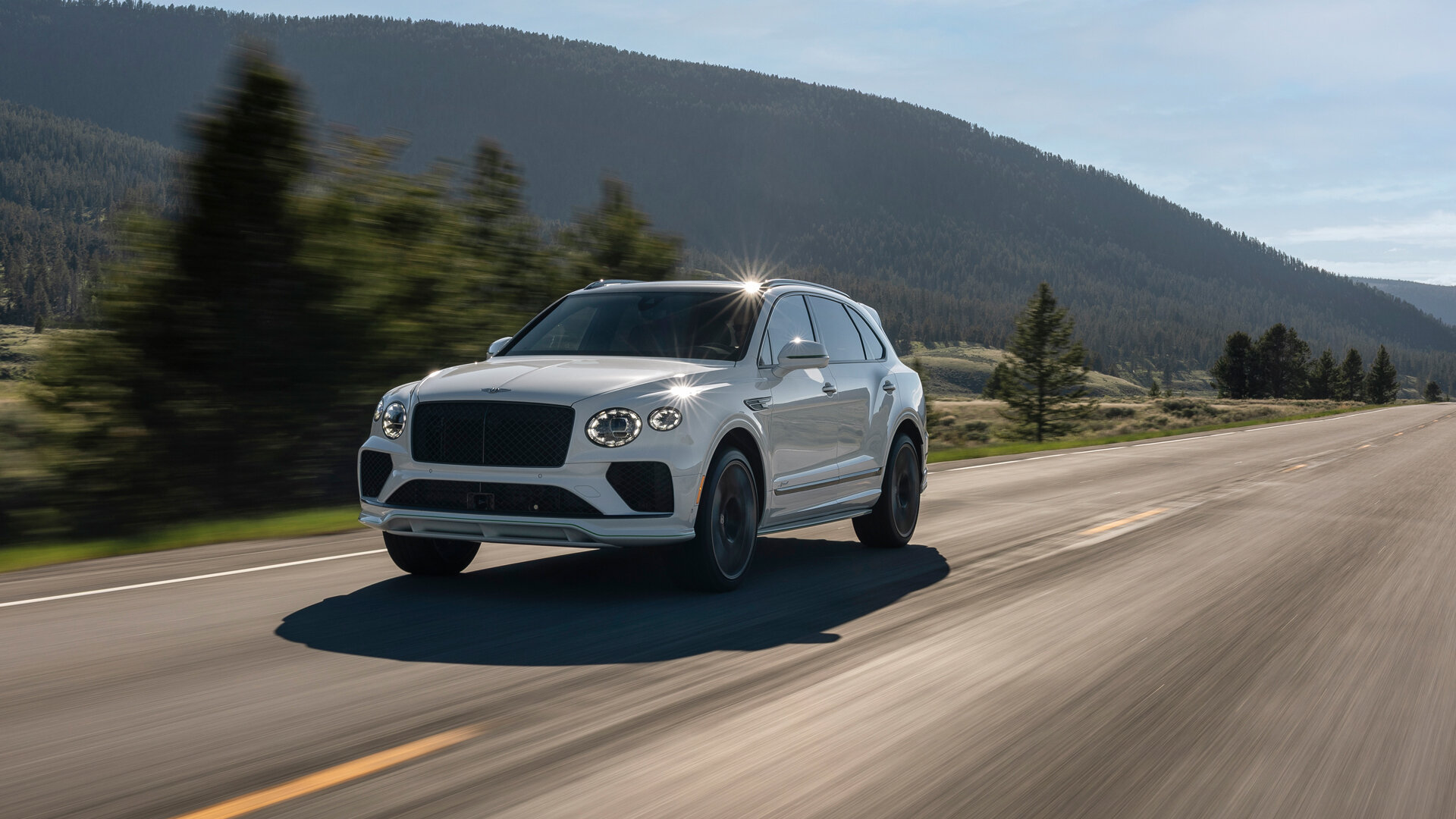 Компания Bentley представила быстрейшую Bentayga с режимом дрифта